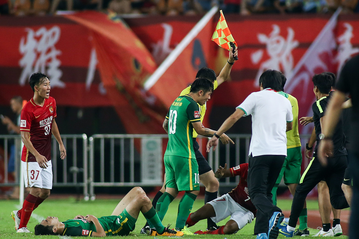 惊险胜利！球队最终获胜晋级下一轮的简单介绍