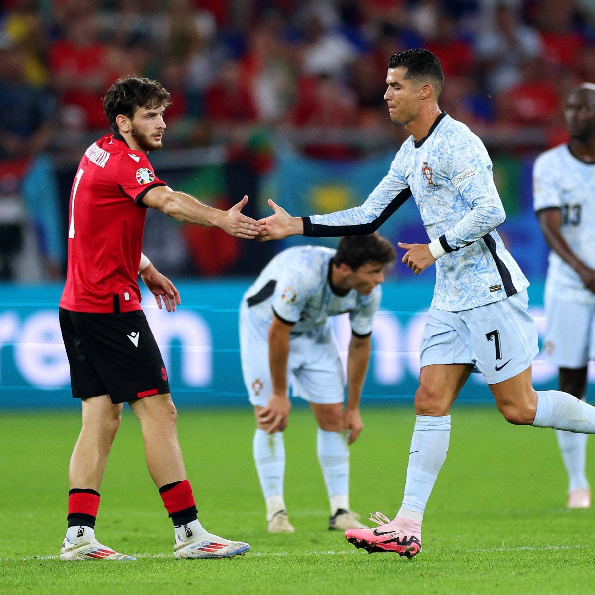 包含葡萄牙力克捷克,成功晋级欧洲杯半决赛的词条 包含葡萄牙力克捷克,成功晋级欧洲杯半决赛的词条