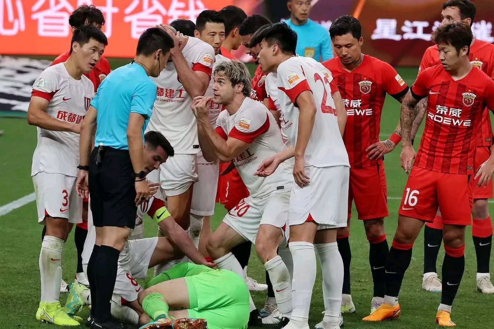 法国一球惜败奥地利，小组出线形势受挑战的简单介绍