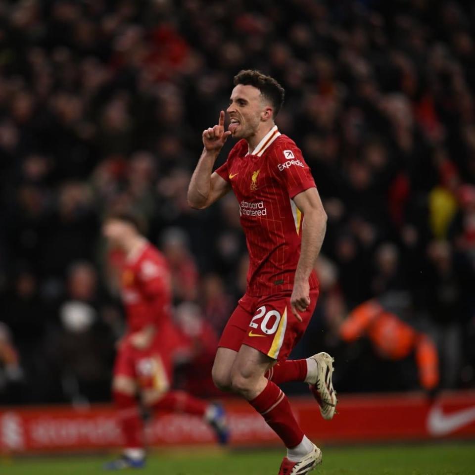 利物浦主场遭遇打击,惜败给诺维奇的简单介绍 利物浦主场遭遇打击,惜败给诺维奇的简单介绍