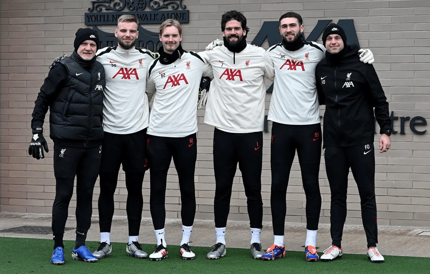 Doinb遭遇三连败，利物浦教练面临压力！