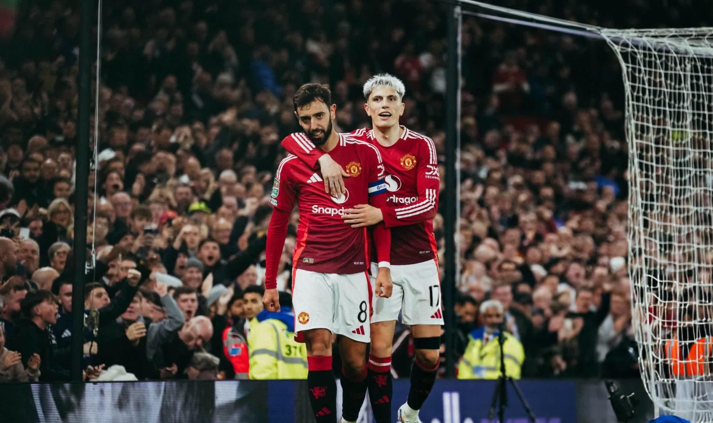 曼联新星崭露头角，未来或成球队顶梁柱，两个怎么.的简单介绍